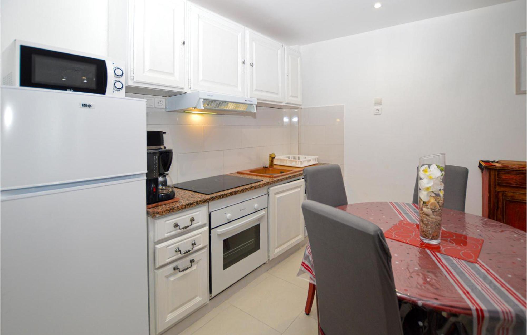 Cozy Apartment In Propriano With Kitchen Exterior foto